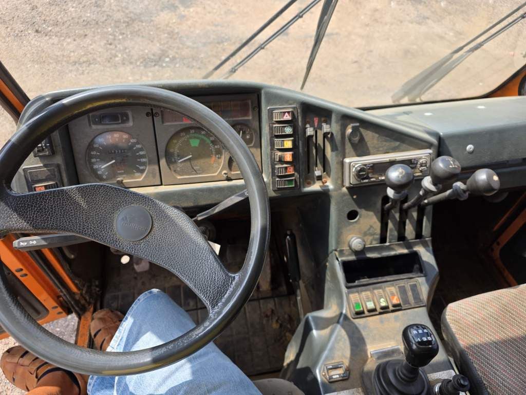 Fahrzeugabbildung Multicar 4x4 Kommunalhydraulik, 3-SDeiten-Kipper, Doka
