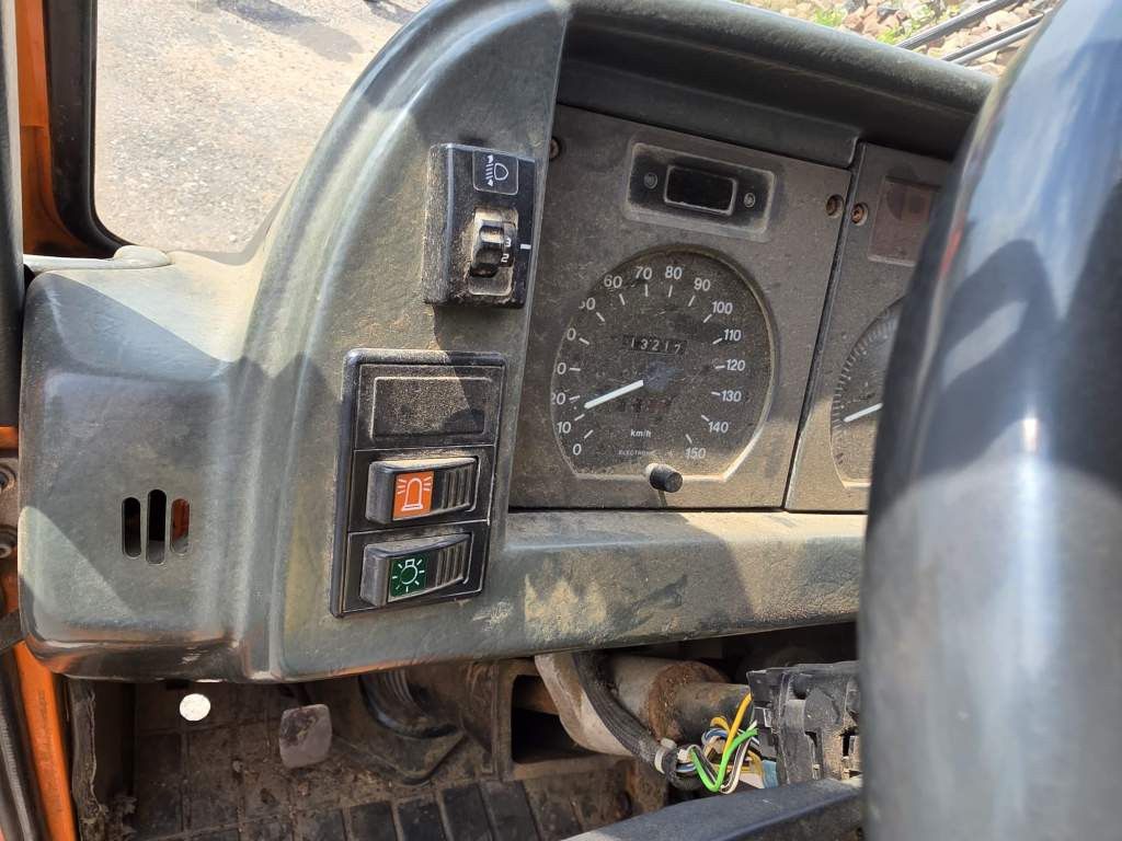 Fahrzeugabbildung Multicar 4x4 Kommunalhydraulik, 3-SDeiten-Kipper, Doka