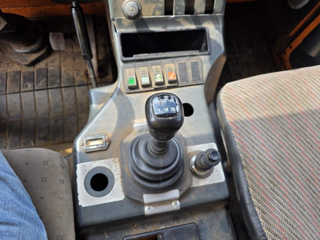 Fahrzeugabbildung Multicar 4x4 Kommunalhydraulik, 3-SDeiten-Kipper, Doka