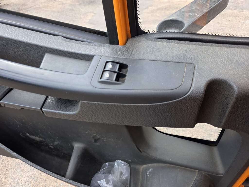 Fahrzeugabbildung Iveco 80E80 Hubsteiger ESDA Typ TG 1800
