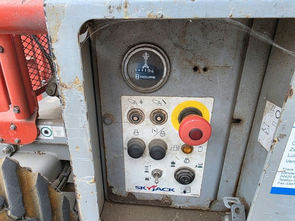 Fahrzeugabbildung Andere Skyjack SJ6832RT 4x4 Diesel, neuer Motor!!!