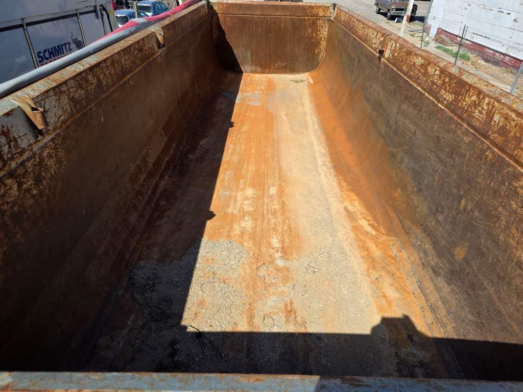 Fahrzeugabbildung Schmitz Cargobull ca. 26 cbm Hlabrund Hinterkipper, Lift