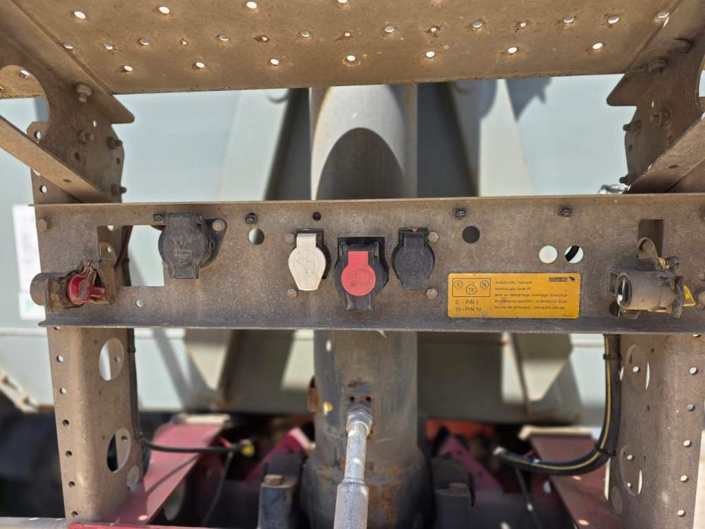 Fahrzeugabbildung Schmitz Cargobull ca. 26 cbm Hlabrund Hinterkipper, Lift
