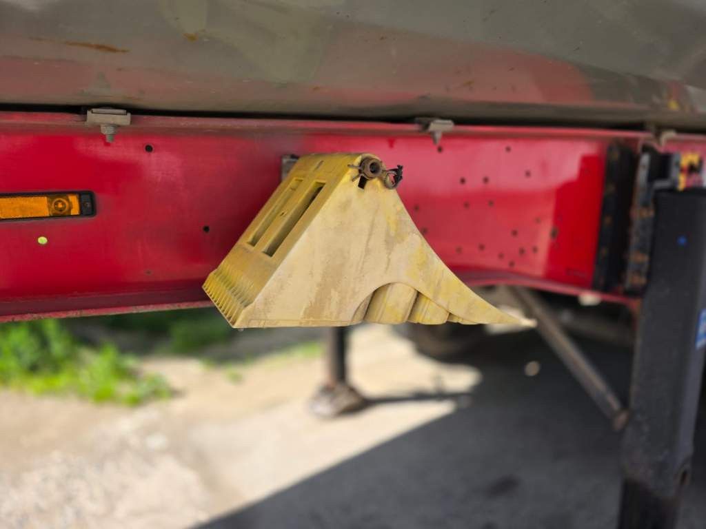 Fahrzeugabbildung Schmitz Cargobull ca. 26 cbm Hlabrund Hinterkipper, Lift