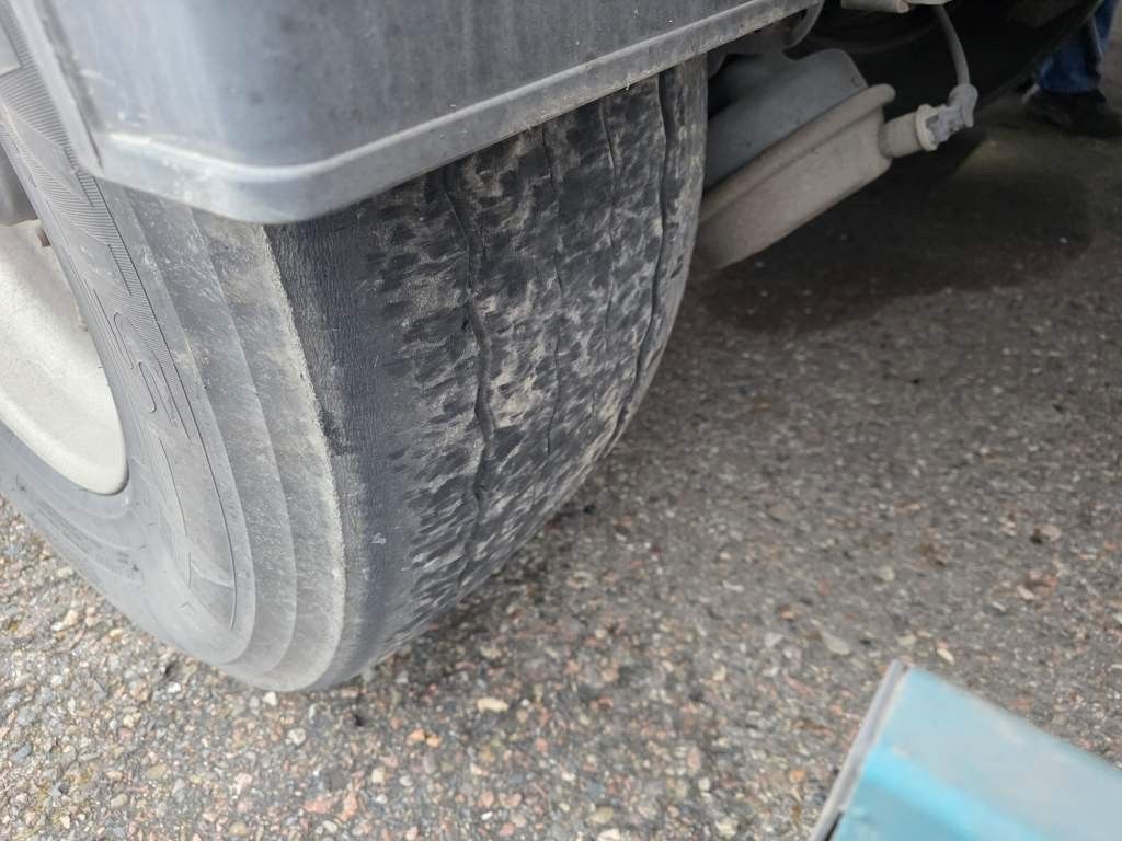 Fahrzeugabbildung Reisch 65 cbm Schubboden , BPW trommel, ALCOA LM Felgen