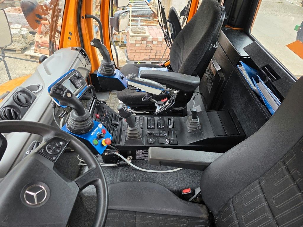 Fahrzeugabbildung Unimog U427L mit Mulag MFK500 & MHU+Aebis Schmidt Strat