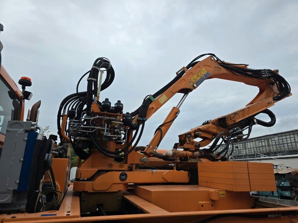 Fahrzeugabbildung Unimog U427L mit Mulag MFK500 & MHU+Aebis Schmidt Strat