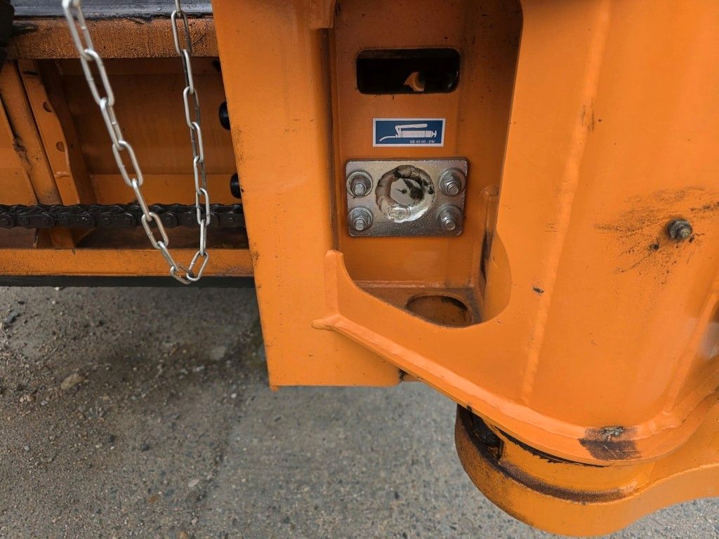 Fahrzeugabbildung Unimog U427L mit Mulag MFK500 & MHU+Aebis Schmidt Strat