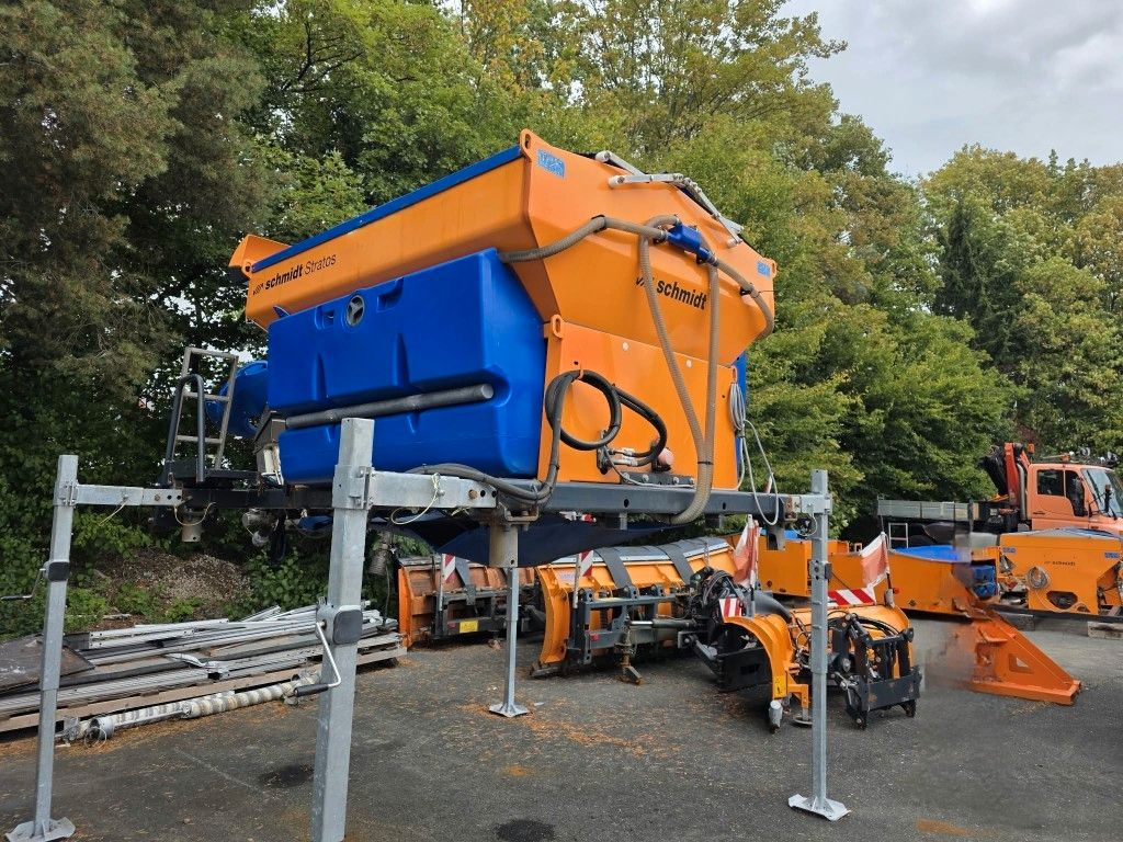 Fahrzeugabbildung Unimog U427L mit Mulag MFK500 & MHU+Aebis Schmidt Strat