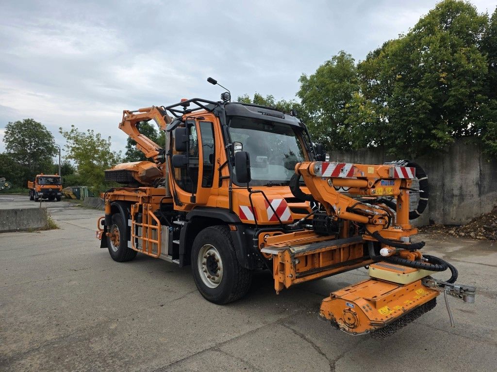 Fahrzeugabbildung Unimog U427L mit Mulag MFK500 & MHU+Aebis Schmidt Strat