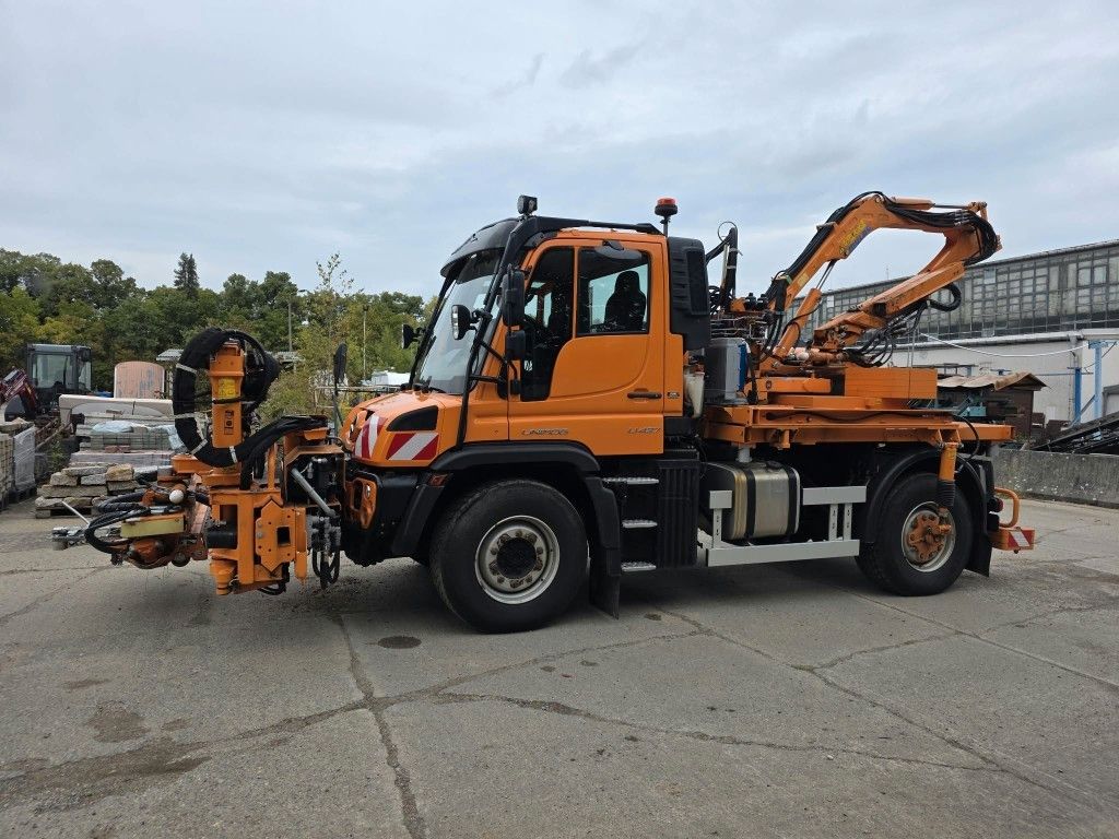 Fahrzeugabbildung Unimog U427L mit Mulag MFK500 & MHU+Aebis Schmidt Strat