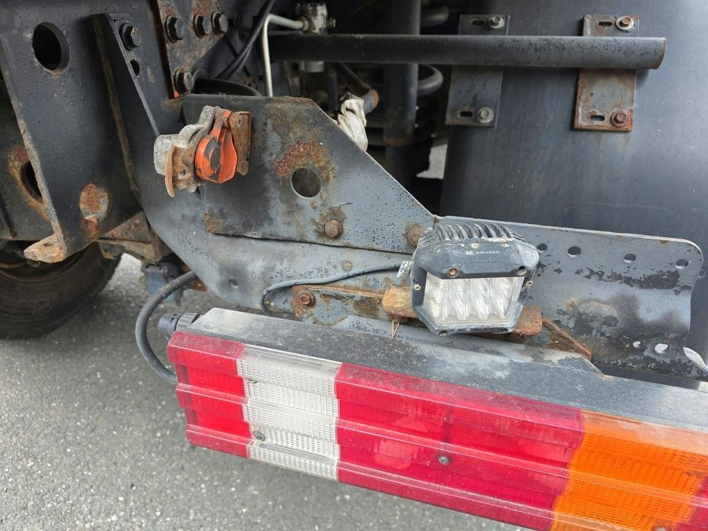 Fahrzeugabbildung Unimog U 500 3-Seiten-Kipper mit Kran PK 9501