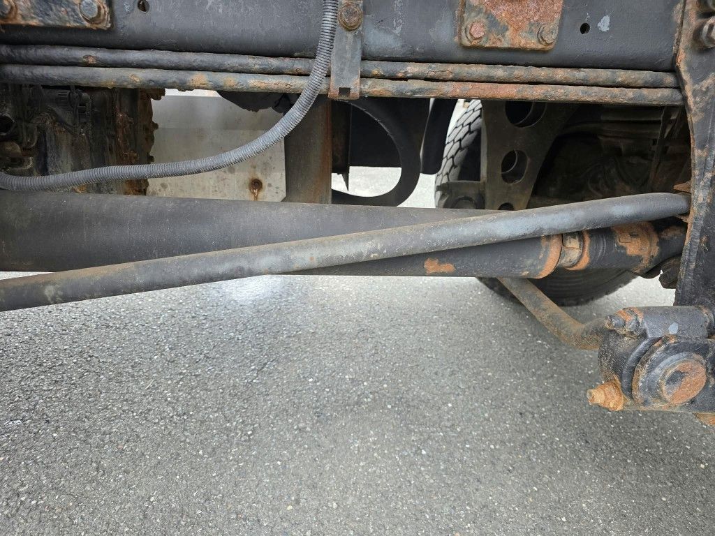 Fahrzeugabbildung Unimog U 500 3-Seiten-Kipper mit Kran PK 9501