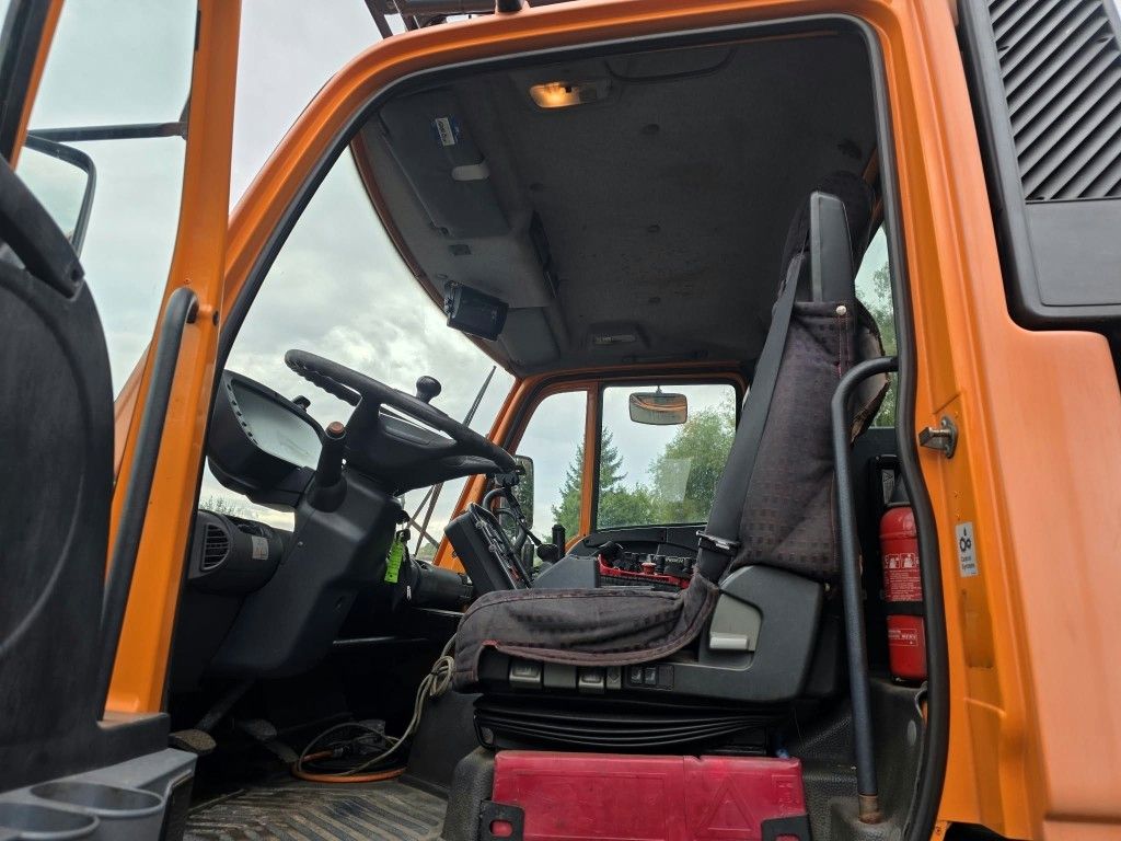 Fahrzeugabbildung Unimog U 500 3-Seiten-Kipper mit Kran PK 9501