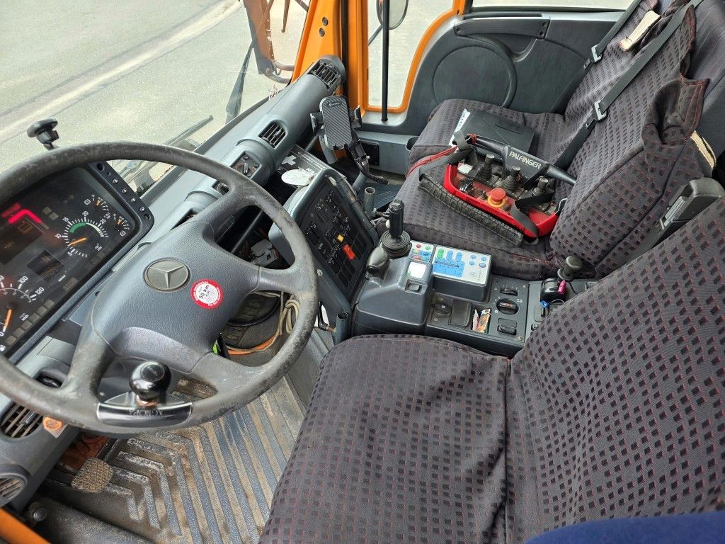 Fahrzeugabbildung Unimog U 500 3-Seiten-Kipper mit Kran PK 9501