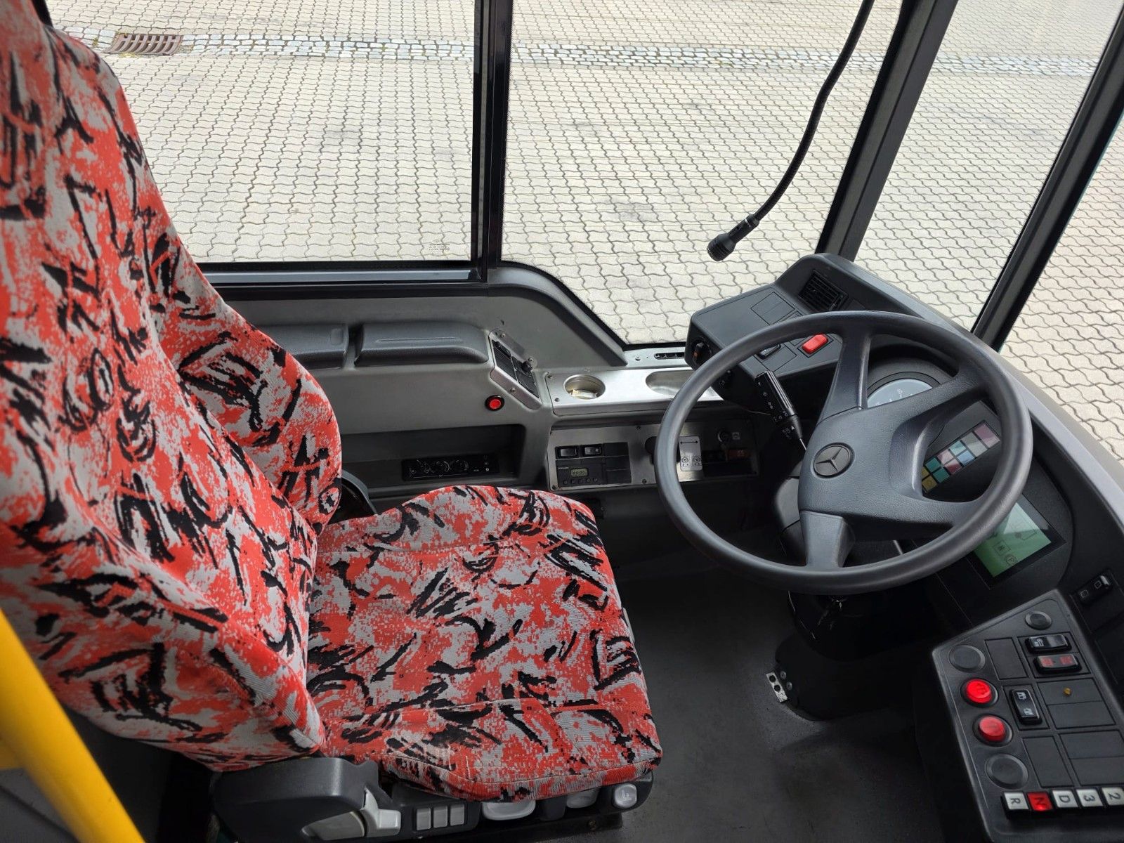 Fahrzeugabbildung Mercedes-Benz LE 530 40+56+1+1