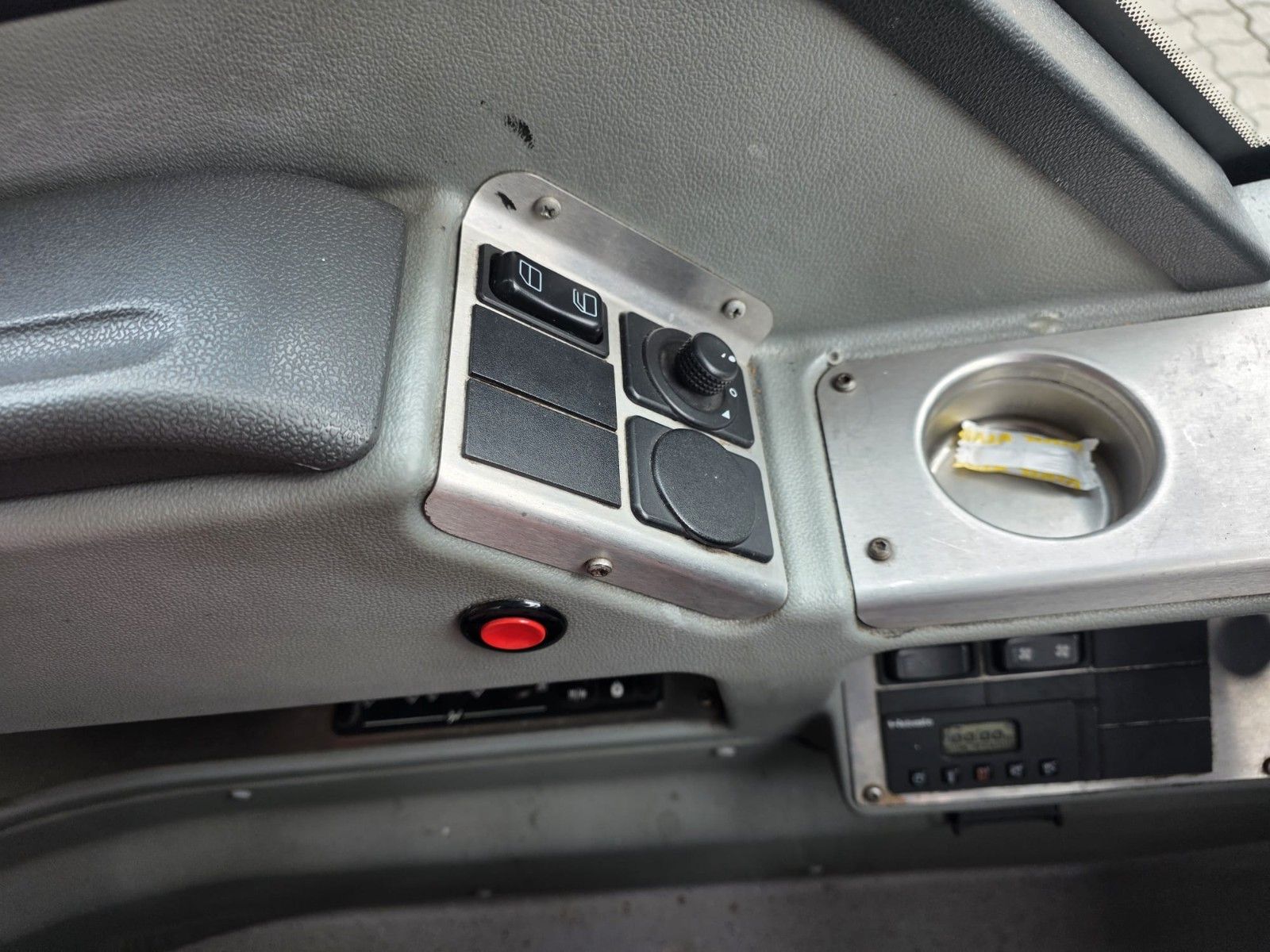 Fahrzeugabbildung Mercedes-Benz LE 530 40+56+1+1