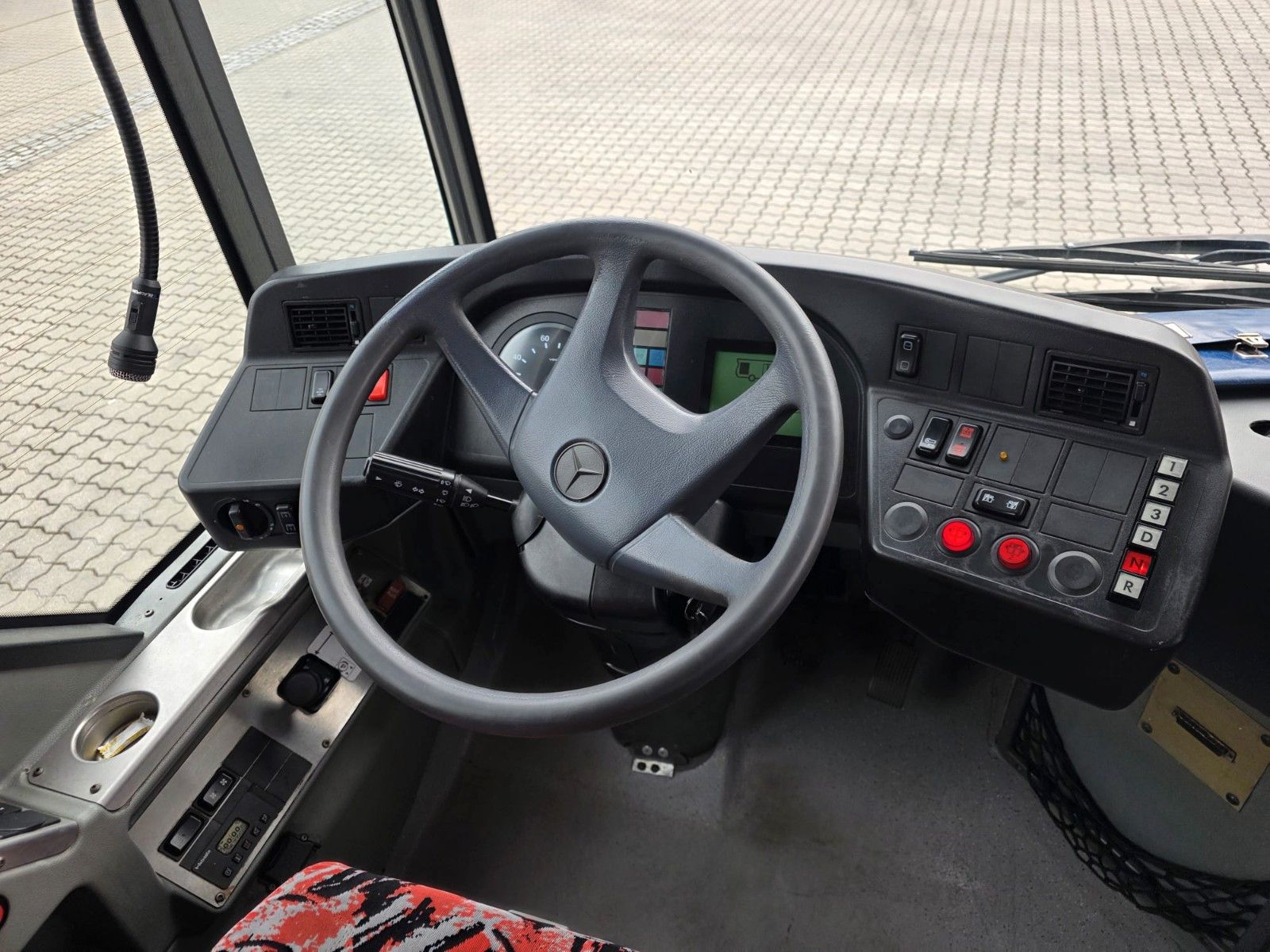 Fahrzeugabbildung Mercedes-Benz LE 530 40+56+1+1
