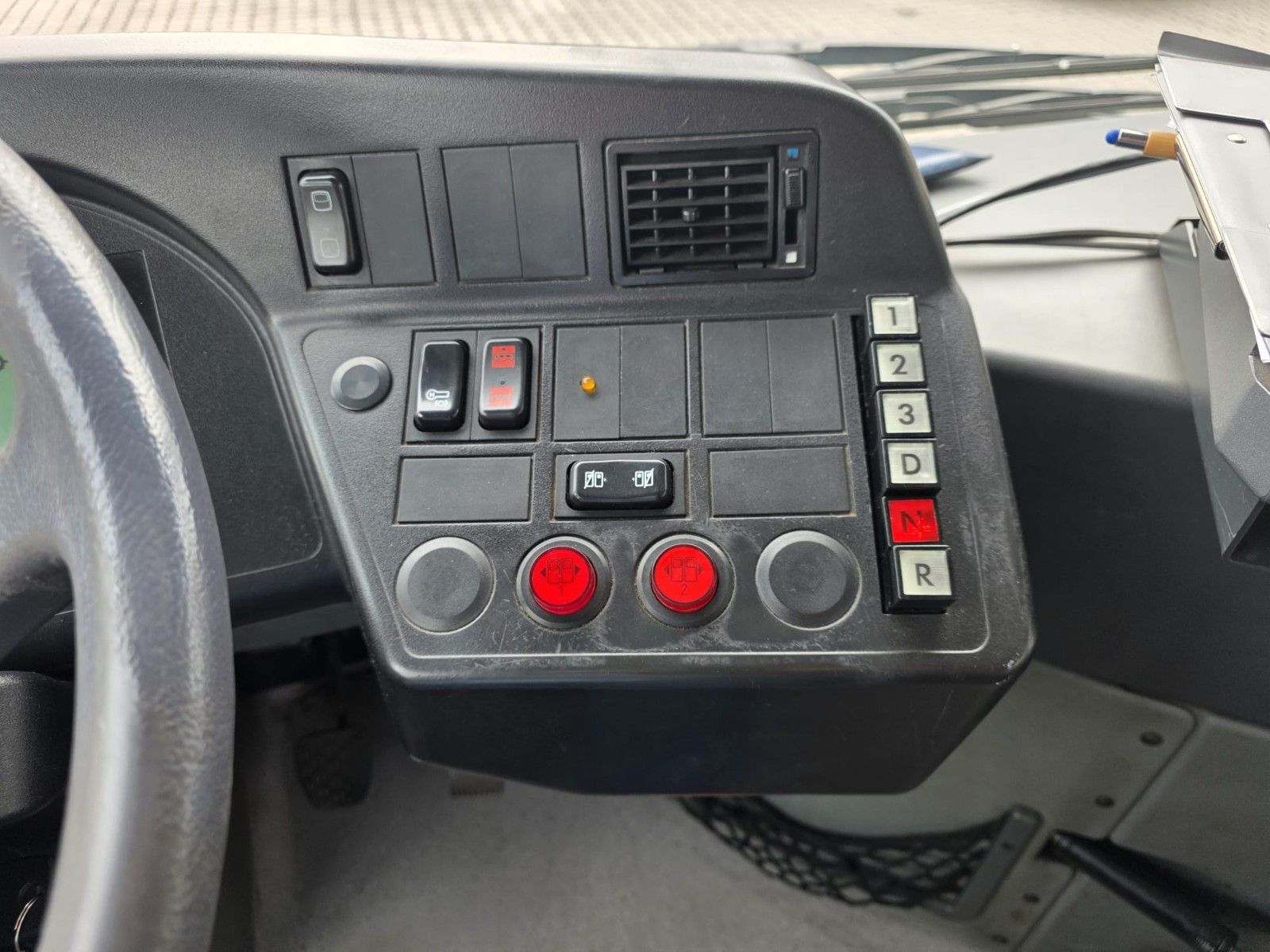 Fahrzeugabbildung Mercedes-Benz LE 530 40+56+1+1