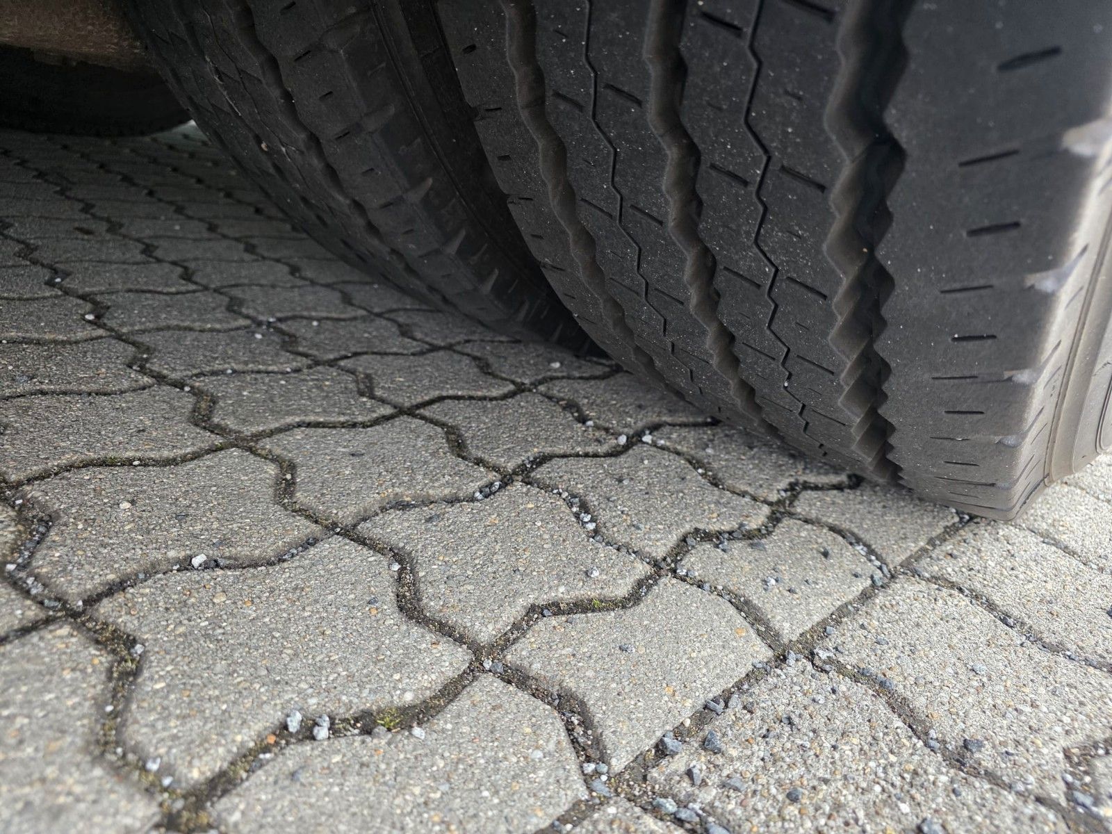 Fahrzeugabbildung Mercedes-Benz LE 530 40+56+1+1