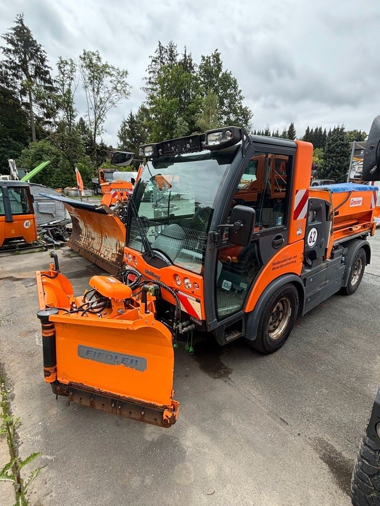 Multicar M29 4x4 mit Schneeschiebeschild, 3-S-Kipper