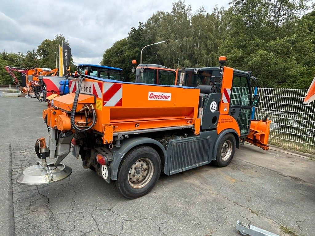 Fahrzeugabbildung Multicar M29 4x4 mit Schneeschiebeschild, 3-S-Kipper