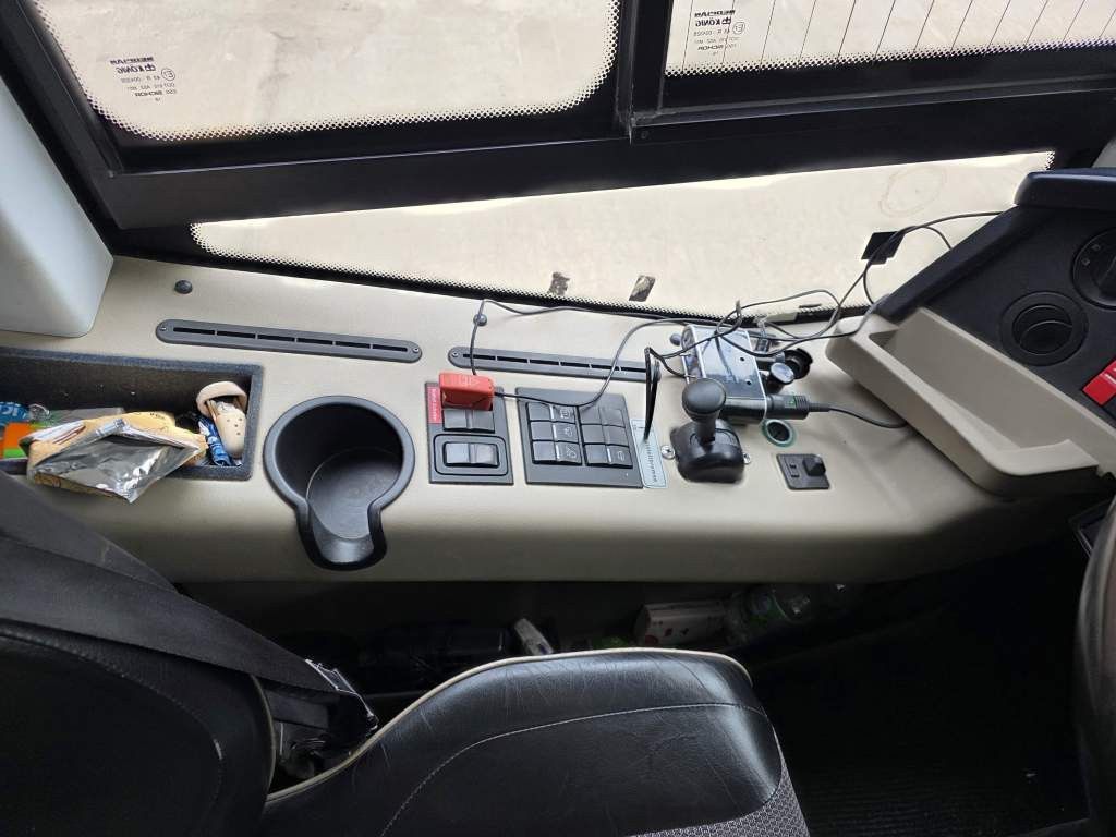 Fahrzeugabbildung Neoplan Skyliner,81+1+1,Hochdruckkühler neu ZF Intarder