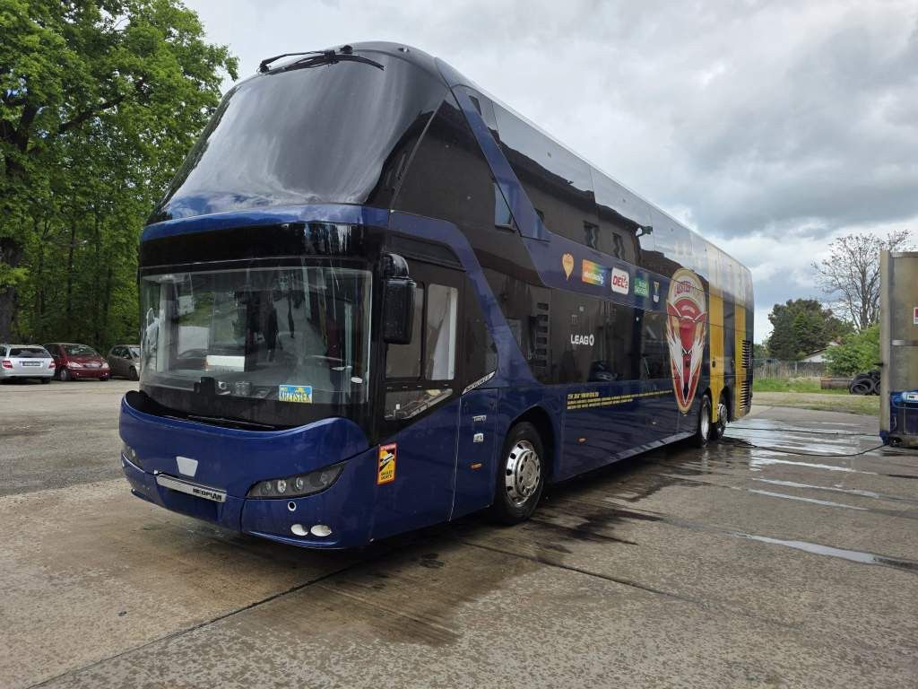 Fahrzeugabbildung Neoplan Skyliner,81+1+1,Hochdruckkühler neu ZF Intarder