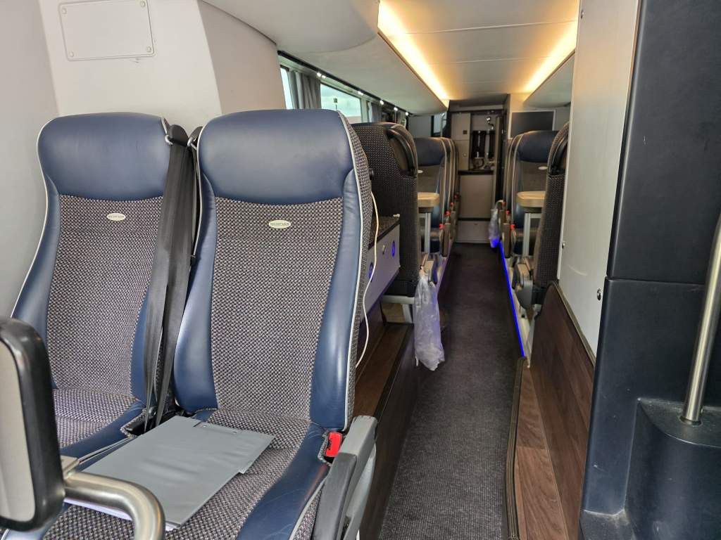 Fahrzeugabbildung Neoplan Skyliner,81+1+1,Hochdruckkühler neu ZF Intarder