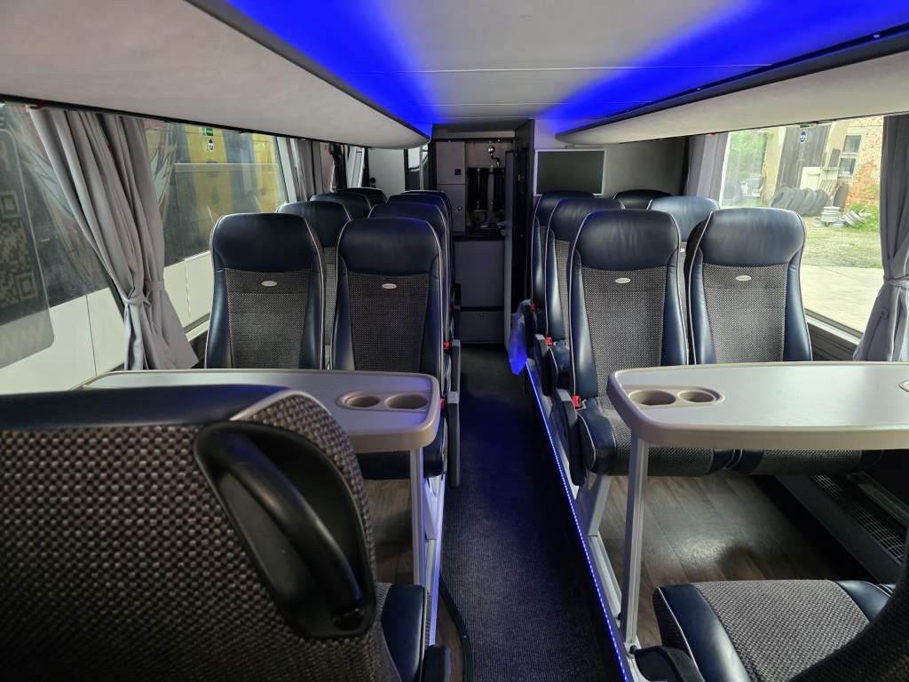 Fahrzeugabbildung Neoplan Skyliner,81+1+1,Hochdruckkühler neu ZF Intarder