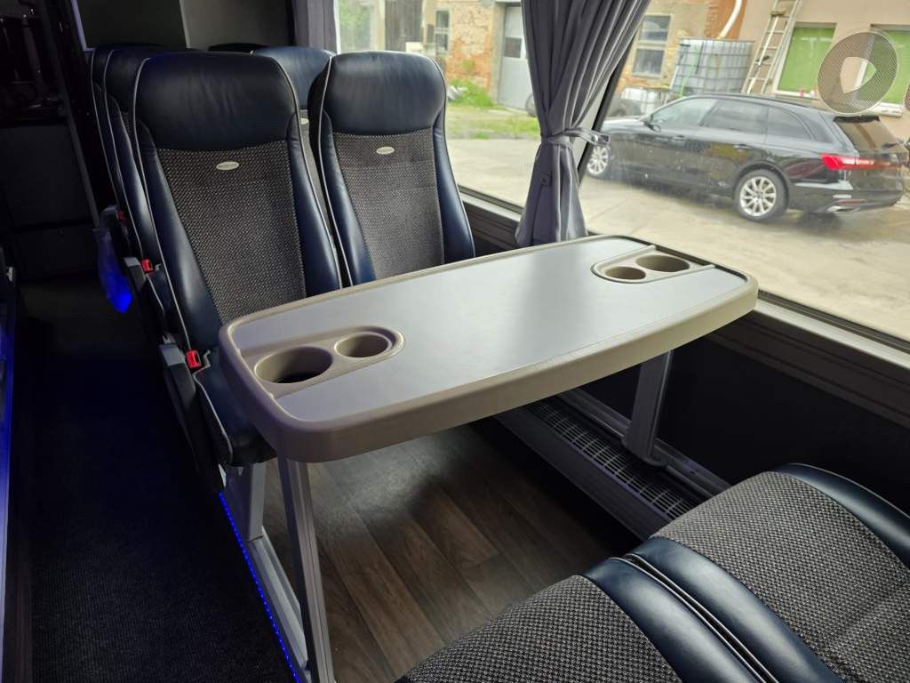 Fahrzeugabbildung Neoplan Skyliner,81+1+1,Hochdruckkühler neu ZF Intarder