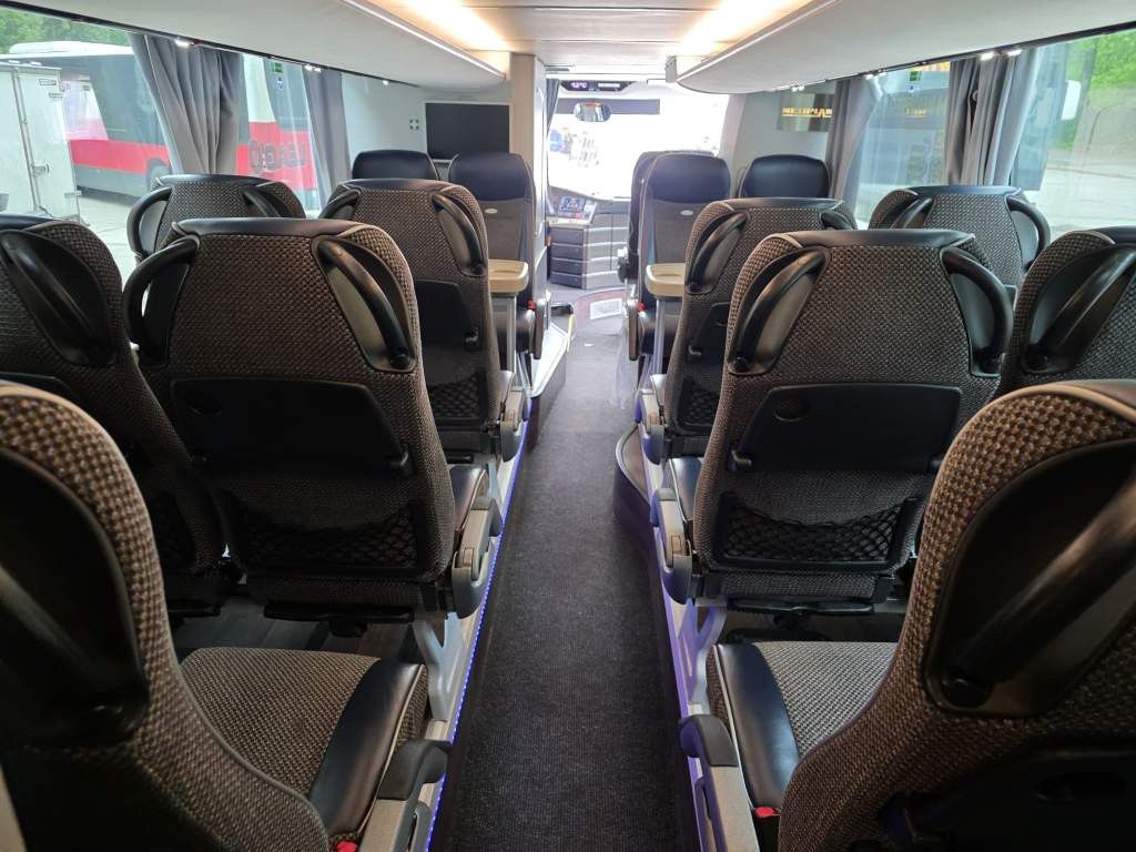 Fahrzeugabbildung Neoplan Skyliner,81+1+1,Hochdruckkühler neu ZF Intarder