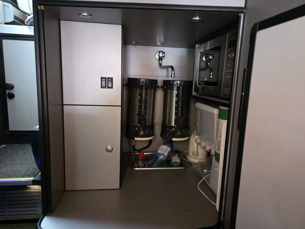 Fahrzeugabbildung Neoplan Skyliner,81+1+1,Hochdruckkühler neu ZF Intarder
