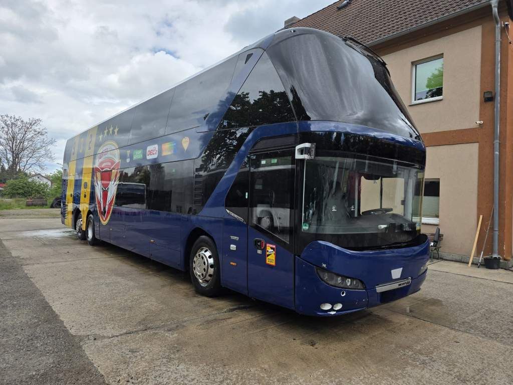Fahrzeugabbildung Neoplan Skyliner,81+1+1,Hochdruckkühler neu ZF Intarder