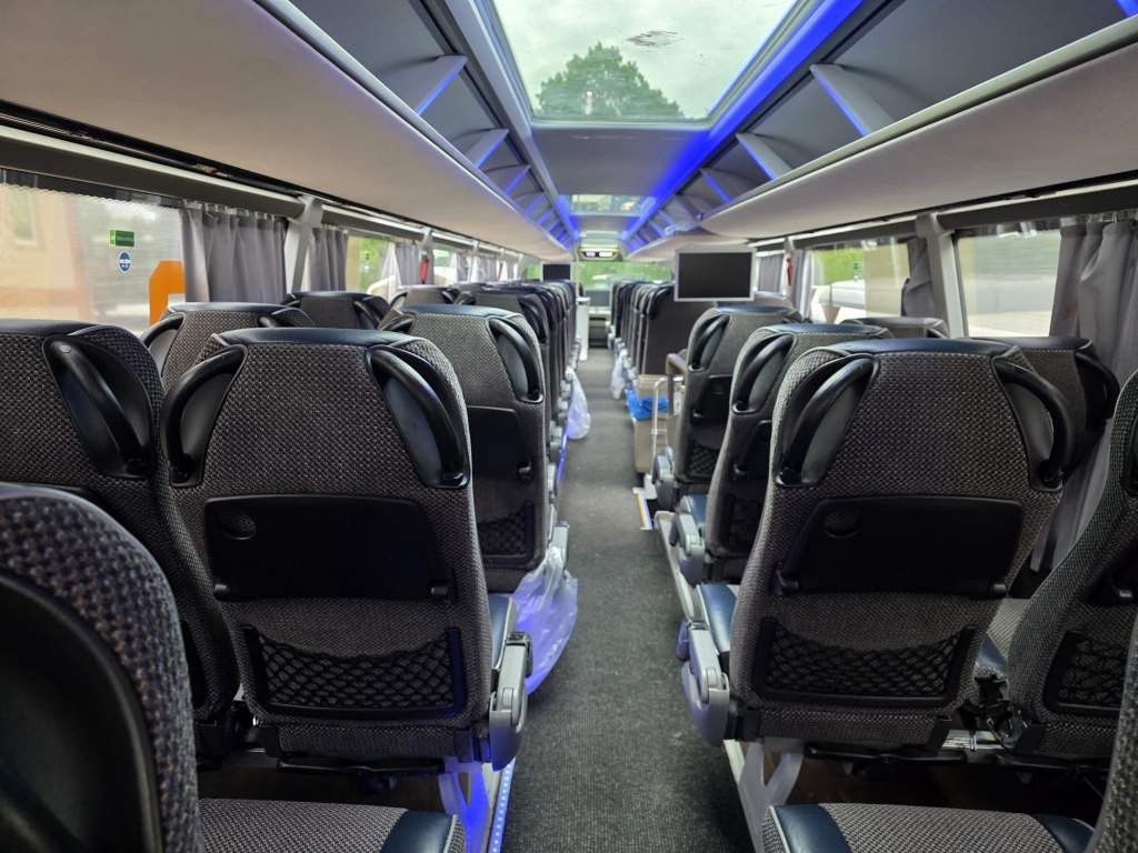 Fahrzeugabbildung Neoplan Skyliner,81+1+1,Hochdruckkühler neu ZF Intarder