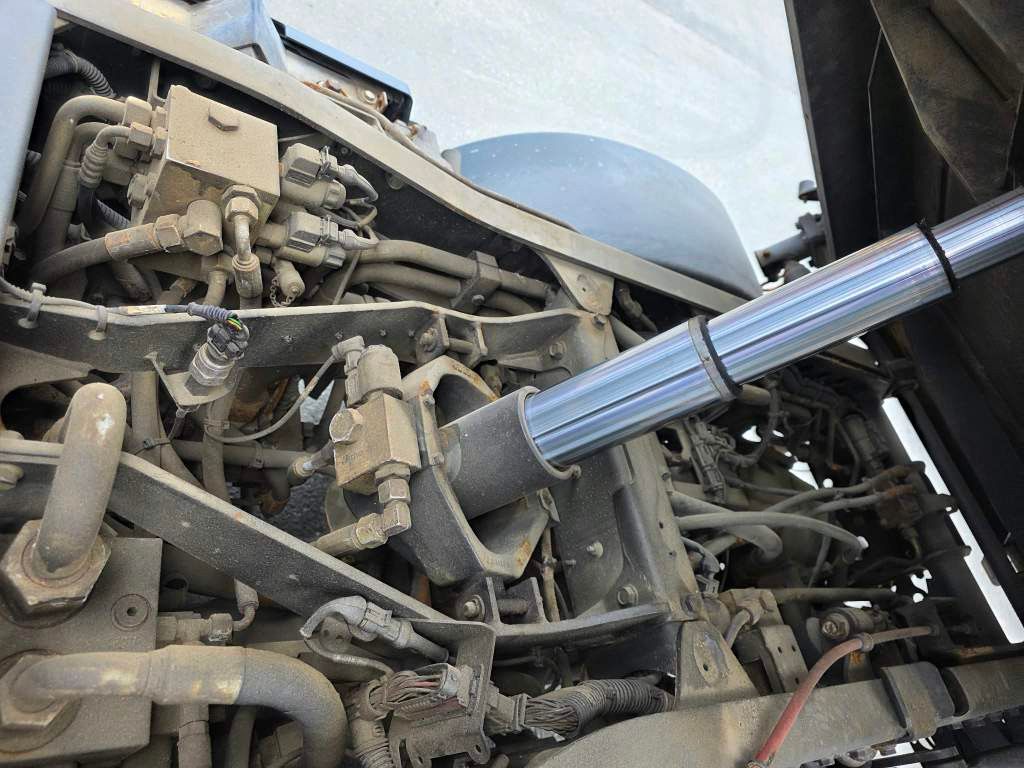 Fahrzeugabbildung Multicar M29C HK 4x4 mit Schneeschiebeschild, 3-S-Kipper