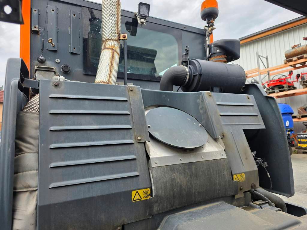 Fahrzeugabbildung Multicar M29C HK 4x4 mit Schneeschiebeschild, 3-S-Kipper