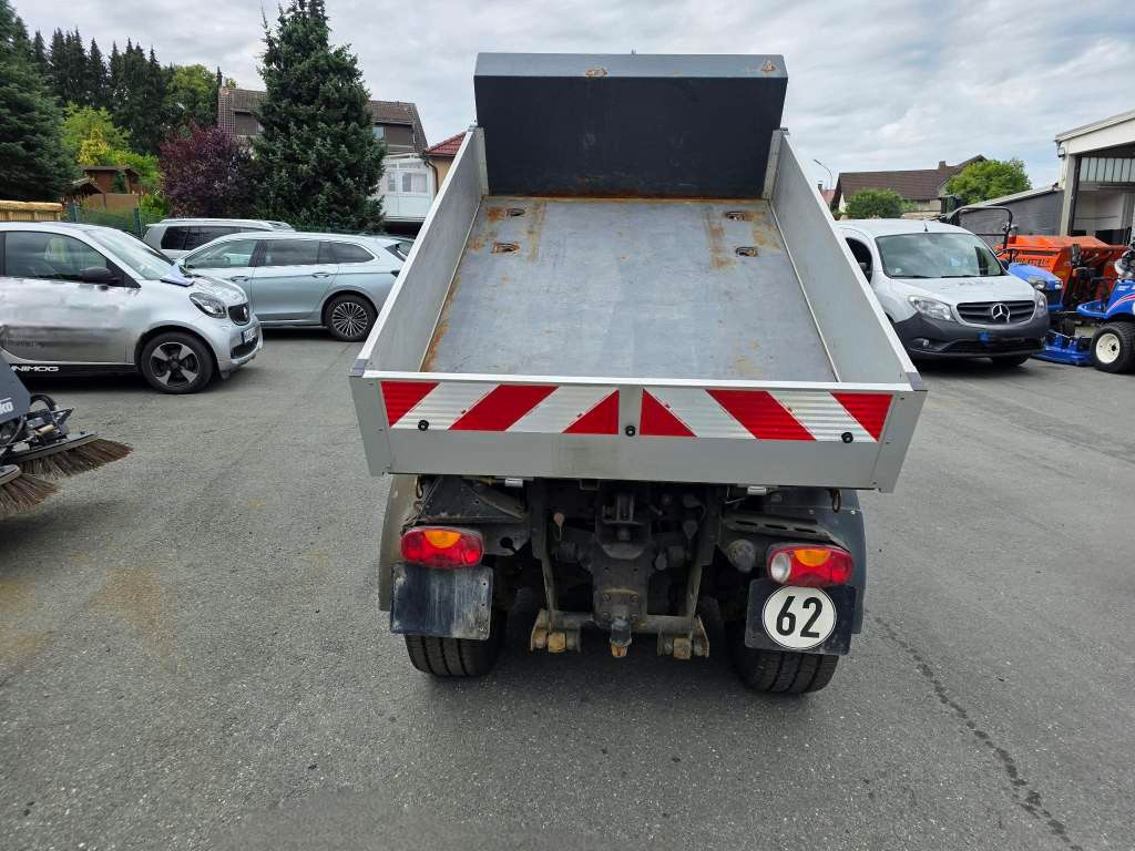 Fahrzeugabbildung Multicar M29C HK 4x4 mit Schneeschiebeschild, 3-S-Kipper