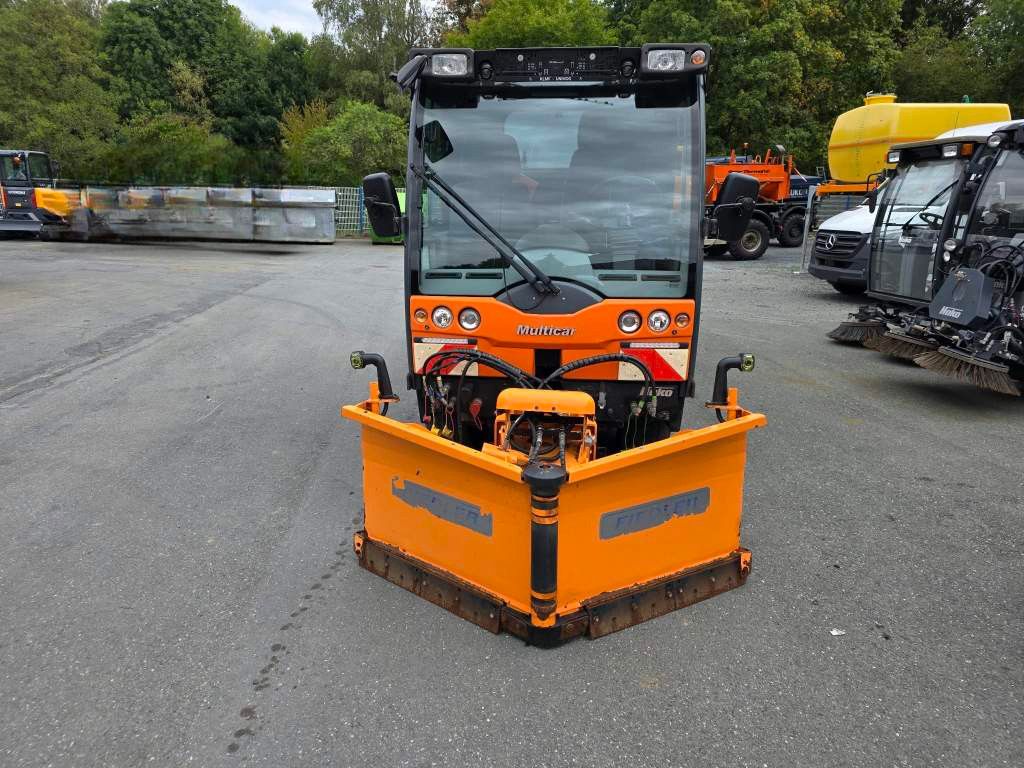 Fahrzeugabbildung Multicar M29C HK 4x4 mit Schneeschiebeschild, 3-S-Kipper