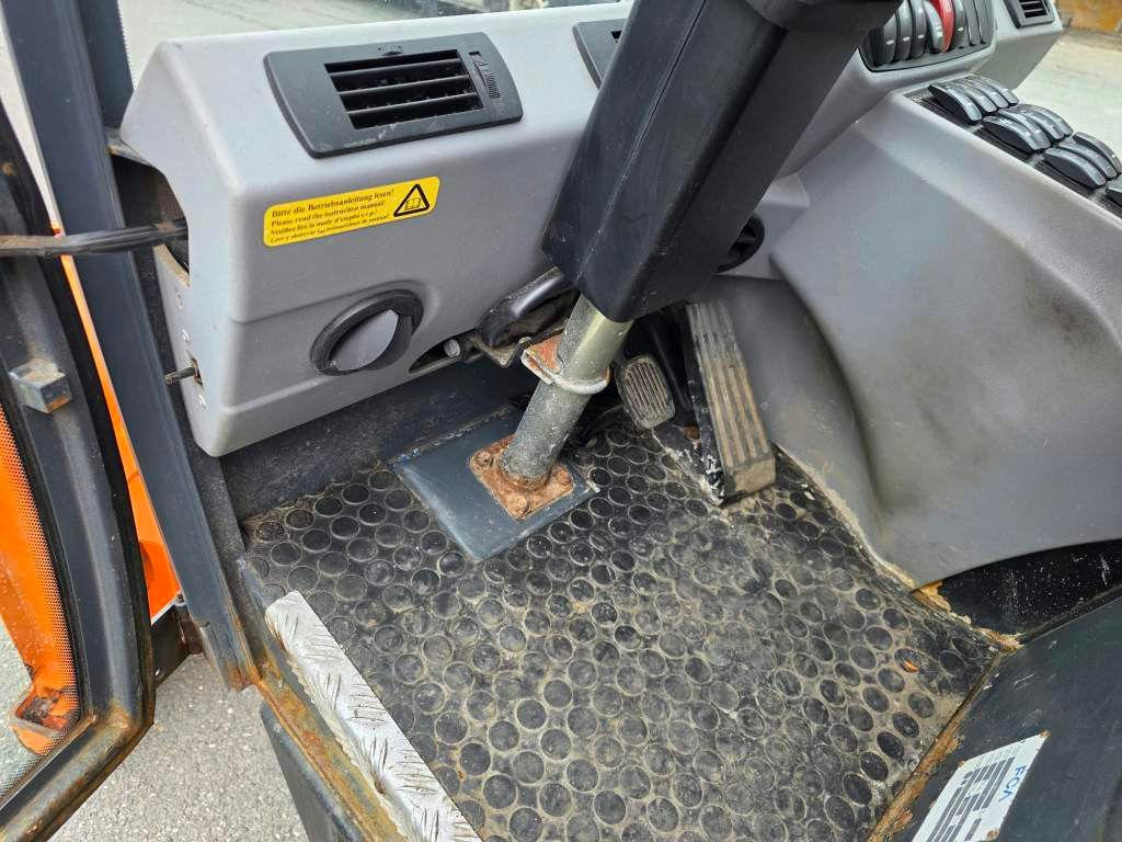 Fahrzeugabbildung Multicar M29C HK 4x4 mit Schneeschiebeschild, 3-S-Kipper