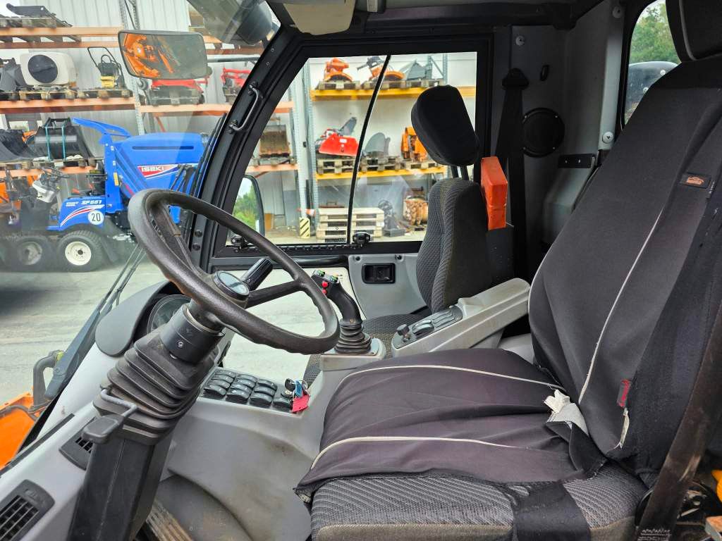 Fahrzeugabbildung Multicar M29C HK 4x4 mit Schneeschiebeschild, 3-S-Kipper