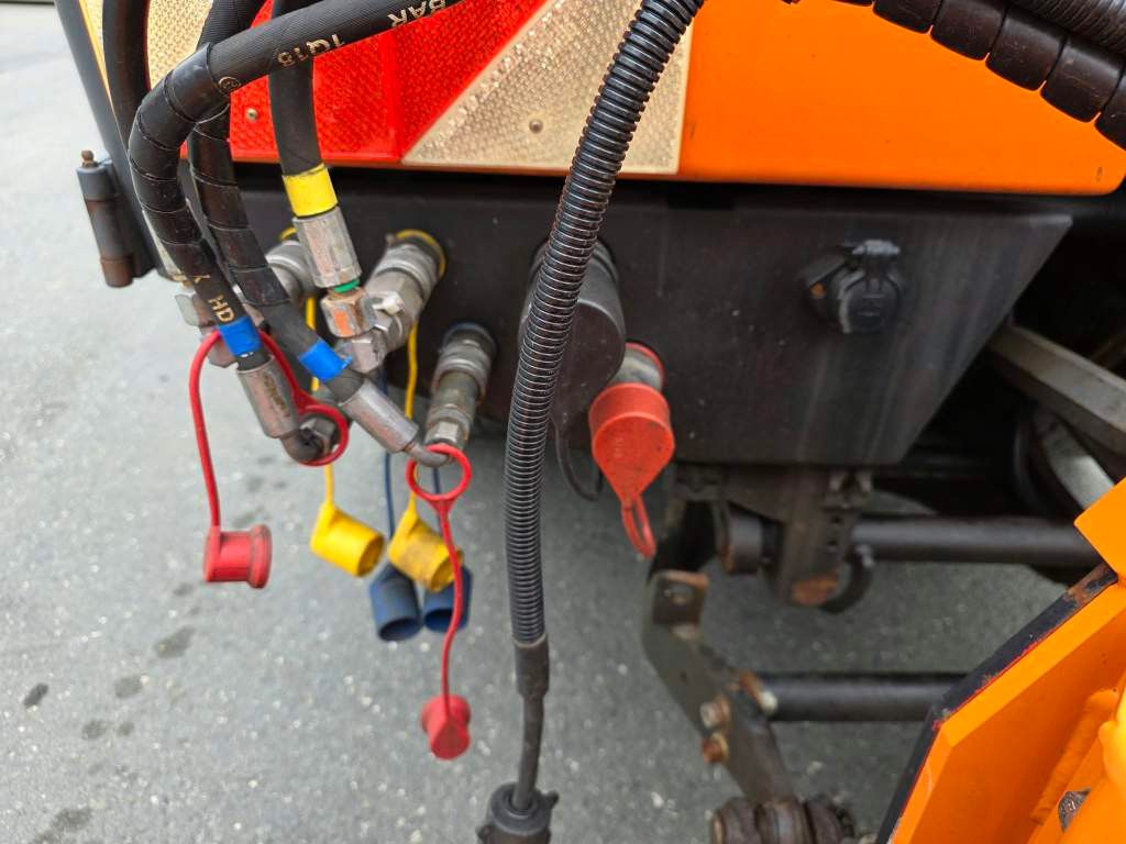 Fahrzeugabbildung Multicar M29C HK 4x4 mit Schneeschiebeschild, 3-S-Kipper
