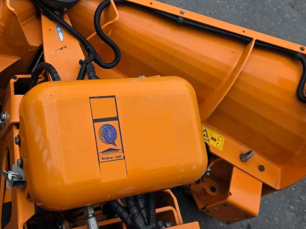 Fahrzeugabbildung Multicar M29C HK 4x4 mit Schneeschiebeschild, 3-S-Kipper