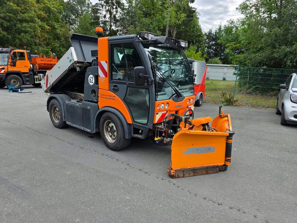 Fahrzeugabbildung Multicar M29C HK 4x4 mit Schneeschiebeschild, 3-S-Kipper