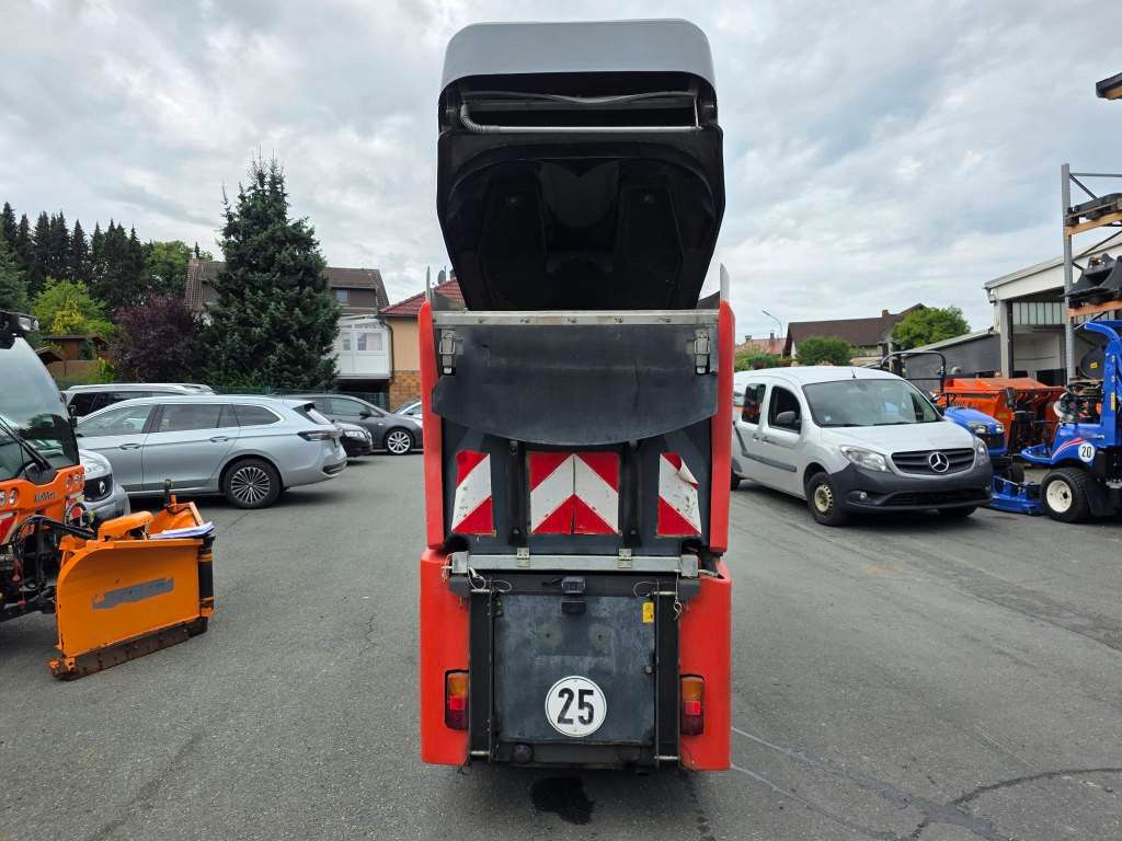 Fahrzeugabbildung Hako Citymaster 600 mit 2 Besen,Mähwerk,Winterdienst