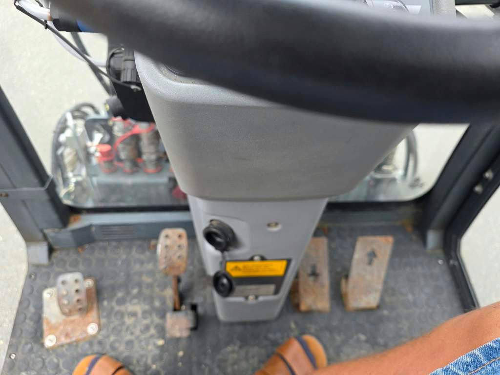 Fahrzeugabbildung Hako Citymaster 600 mit 2 Besen,Mähwerk,Winterdienst