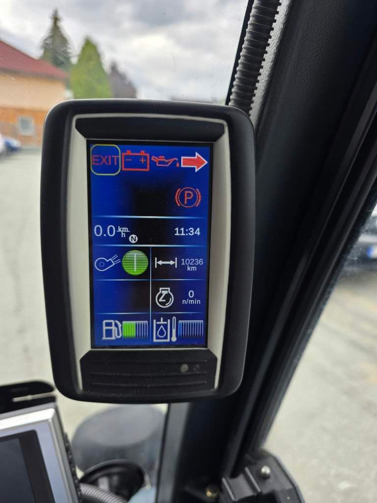 Fahrzeugabbildung Hako Citymaster 600 mit 2 Besen,Mähwerk,Winterdienst