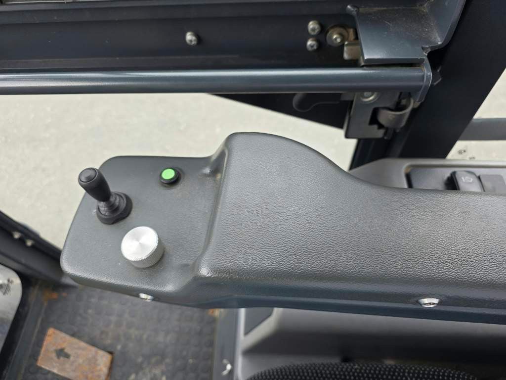 Fahrzeugabbildung Hako Citymaster 600 mit 2 Besen,Mähwerk,Winterdienst