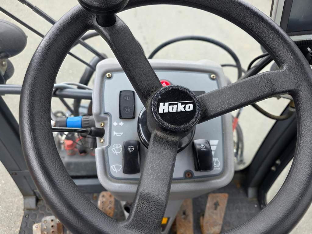 Fahrzeugabbildung Hako Citymaster 600 mit 2 Besen,Mähwerk,Winterdienst
