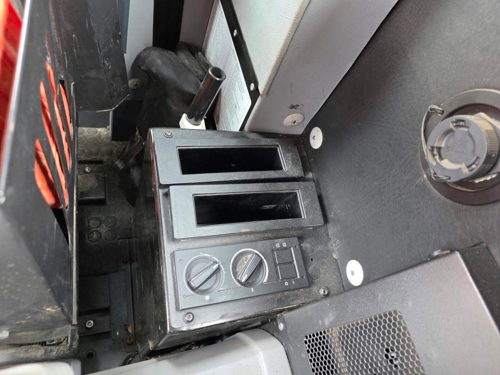 Fahrzeugabbildung Hako Citymaster 600 mit 2 Besen,Mähwerk,Winterdienst